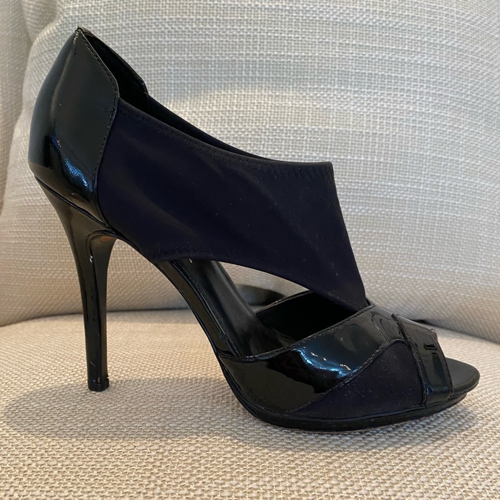 Donald Pliner Vintage Black Patent Heels with Knit Stretch / Open Toe / Size 8.5